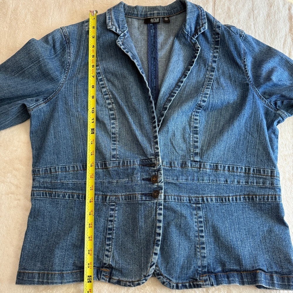 a.n.a Classic Blue Denim Women's Blazer Jacket Size 1X - Picture 6 of 8